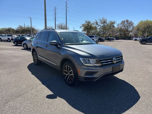 Used 2021 Volkswagen Tiguan SE image 7
