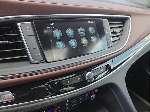 Used 2018 Buick Enclave Avenir w/ Avenir Technology Package FWD image 7