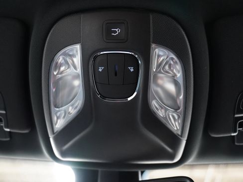 New 2026 Jeep Compass Latitude image 30