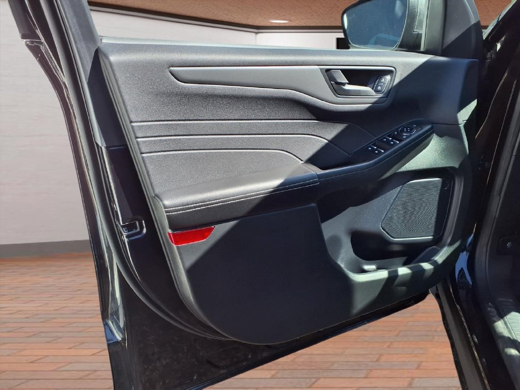 Used 2023 Ford Escape Active AWD/4WD image 19