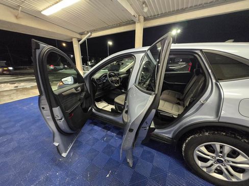 Used 2022 Ford Escape S image 22