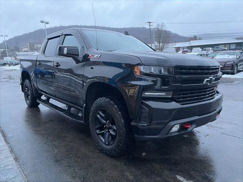Used 2022 Chevrolet Silverado 1500 LT Trail Boss w/ LT Trail Boss Premium Package image 3