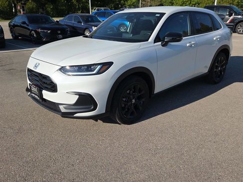 Used 2024 Honda HR-V Sport image 3