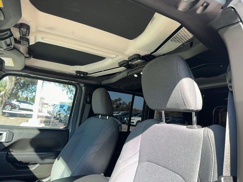 Used 2024 Jeep Wrangler Sport image 11