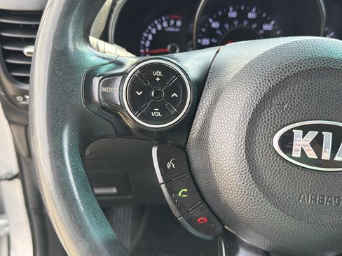 Used 2019 Kia Soul + FWD image 15