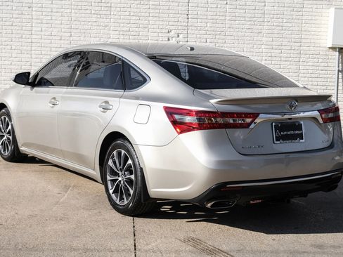 Used 2016 Toyota Avalon XLE Premium image 9