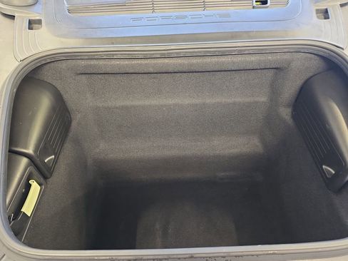 Used 2018 Porsche 911 Carrera image 13