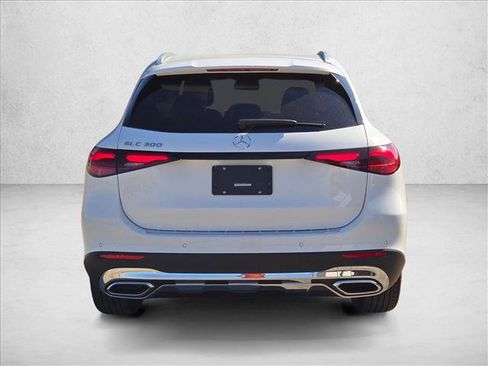 Used 2026 Mercedes-Benz GLC 300 image 7