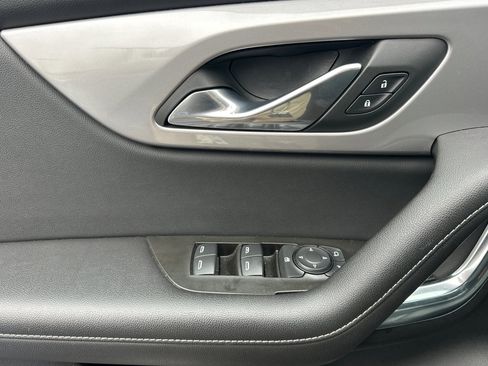 Used 2023 Chevrolet Blazer LT image 11