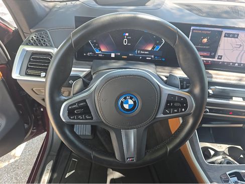 Used 2025 BMW X5 xDrive50e w/ Executive Package AWD/4WD image 8