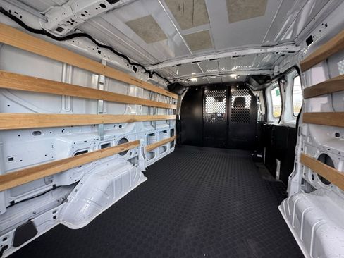 Used 2023 Ford Transit 250 Low Roof AWD w/ Exterior Upgrade Package image 10