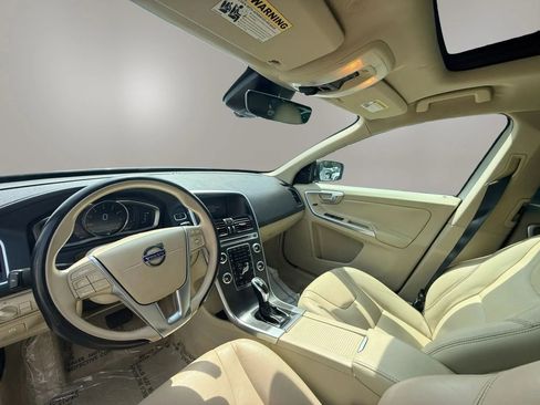 Used 2015 Volvo XC60 T5 Premier FWD image 10