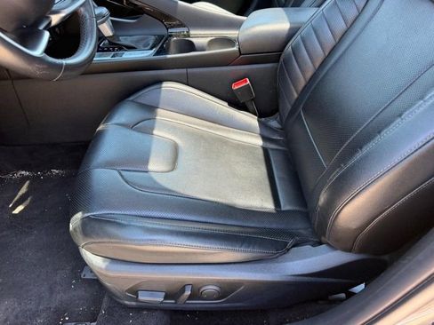 Used 2024 Hyundai Elantra Limited FWD image 18
