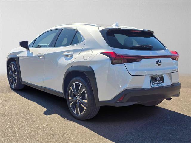 Used 2020 Lexus UX 200 w/ Premium Package FWD image 5
