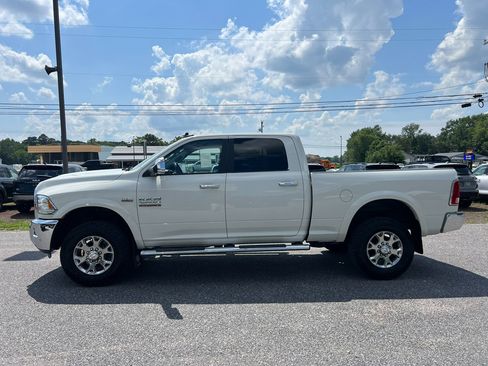 Used 2018 RAM 2500 Laramie image 2