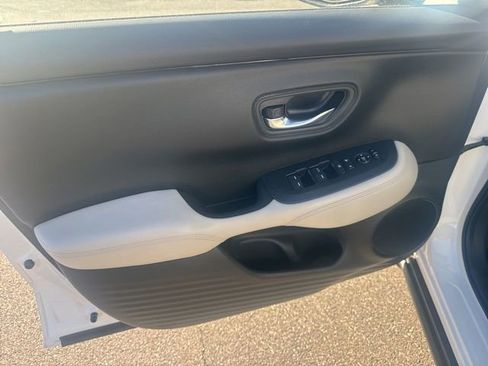 Used 2023 Honda HR-V LX image 19