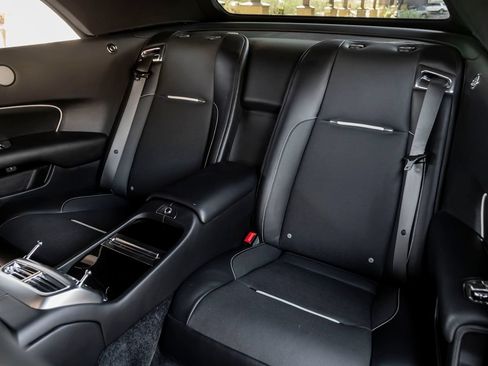 Certified 2018 Rolls-Royce Dawn RWD image 8