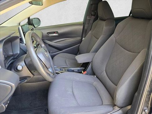 Used 2021 Toyota Corolla LE FWD image 11