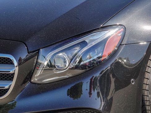 Used 2019 Mercedes-Benz E 300 image 8