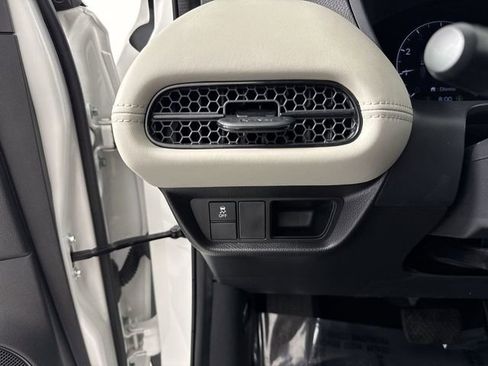 Used 2023 Honda HR-V LX image 16