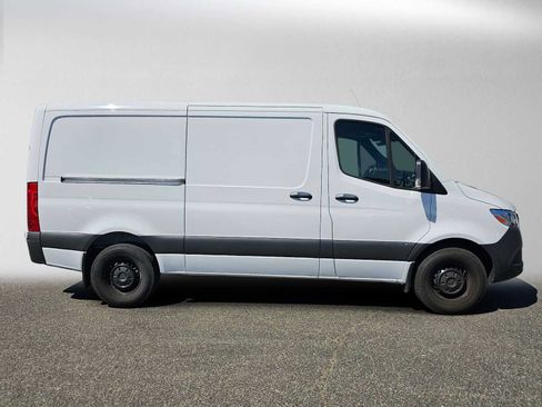 Used 2026 Mercedes-Benz Sprinter 2500 image 2