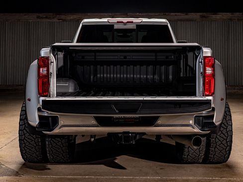 Used 2020 Chevrolet Silverado 3500 LT w/ All Star Edition image 9