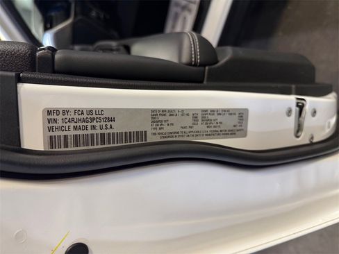 Used 2023 Jeep Grand Cherokee Altitude image 31