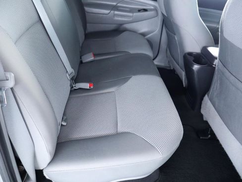 Used 2015 Toyota Tacoma PreRunner w/ TRD Off-Road Package RWD image 33