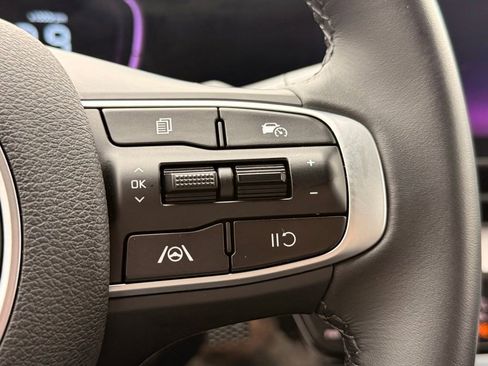 Used 2025 Kia Sportage EX image 20