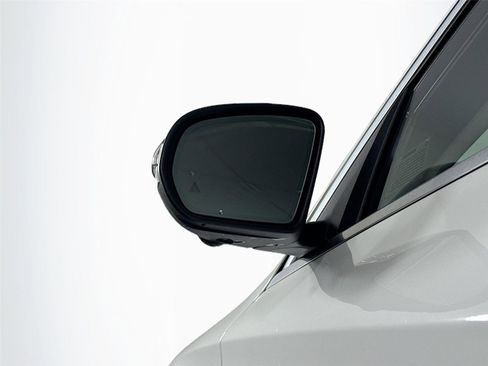 Used 2021 Mercedes-Benz C 300 Sedan image 5