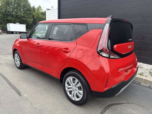 Used 2023 Kia Soul LX image 7