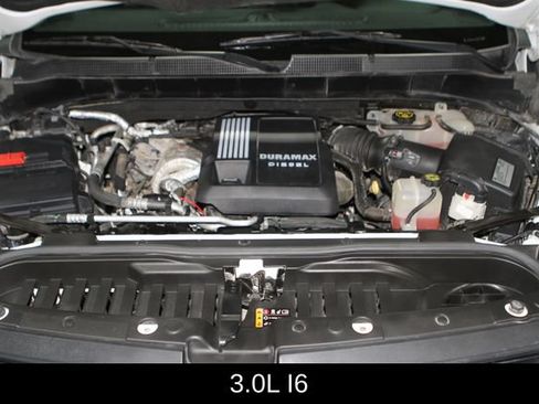 Used 2020 Chevrolet Silverado 1500 LTZ AWD/4WD image 4
