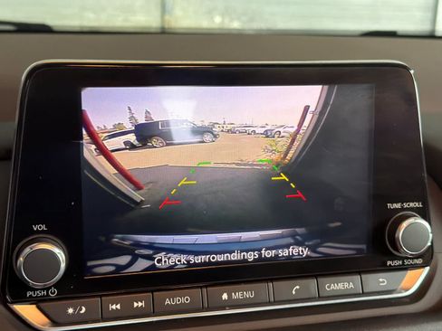 Used 2022 Nissan Rogue SV FWD image 20