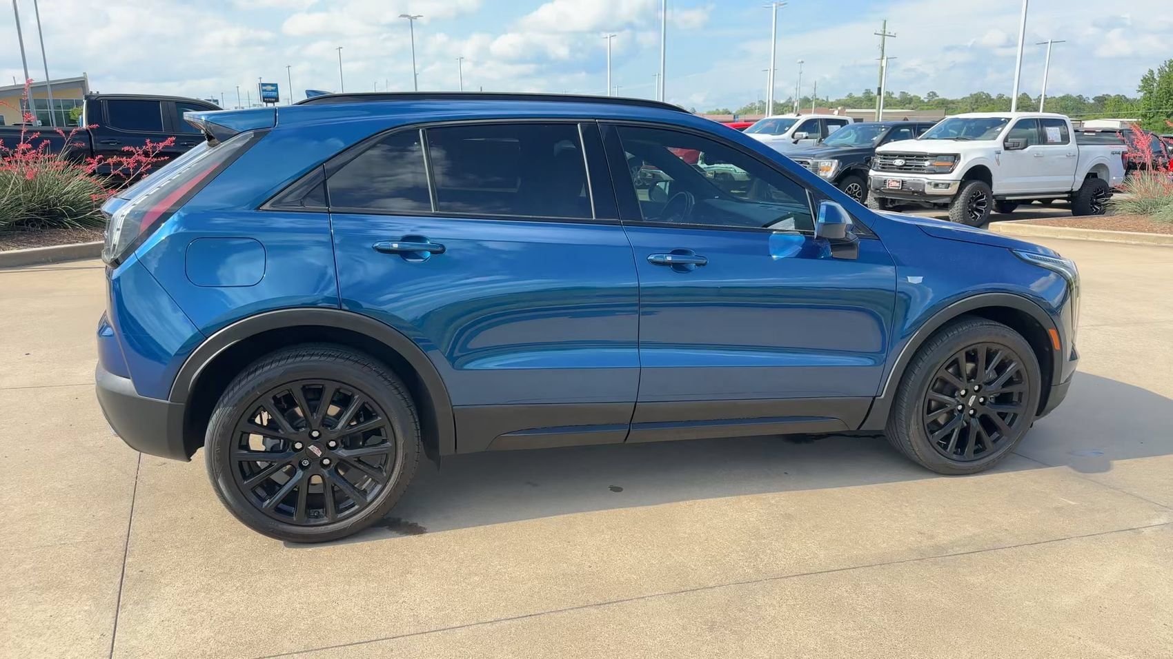 Used 2019 Cadillac XT4 Sport w/ Cold Weather Package FWD image 9