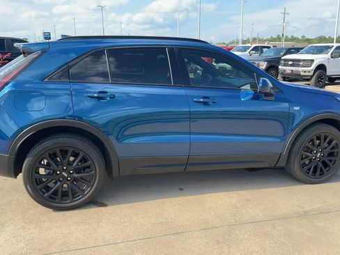 Used 2019 Cadillac XT4 Sport w/ Cold Weather Package FWD image 9
