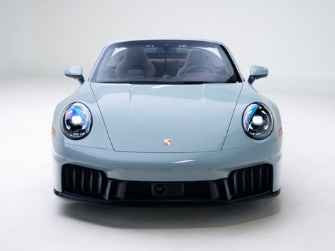 Used 2025 Porsche 911 Carrera 4 GTS image 8