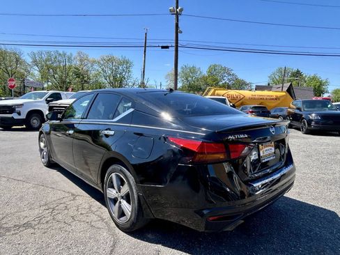 Used 2019 Nissan Altima 2.5 SV FWD image 5