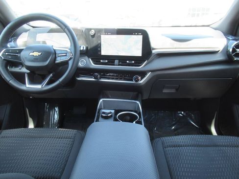 Certified 2026 Chevrolet Equinox LT FWD image 12