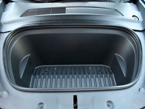 Used 2021 Tesla Model Y Long Range image 19