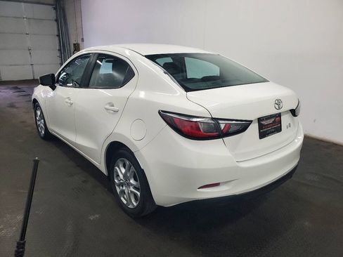 Used 2018 Toyota Yaris iA FWD image 3