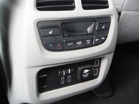 Used 2019 Honda Pilot Touring image 37