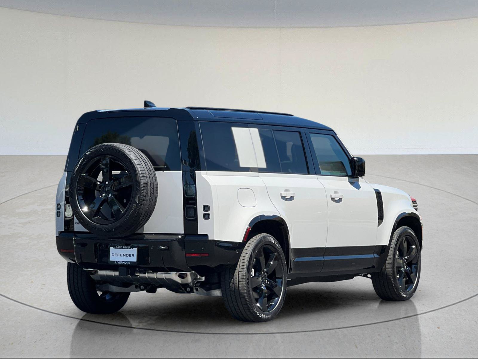 New 2026 Land Rover Defender 110 X-Dynamic SE AWD/4WD image 6