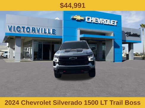 Used 2024 Chevrolet Silverado 1500 LT Trail Boss w/ LPO, Dark Essentials Package AWD/4WD image 2