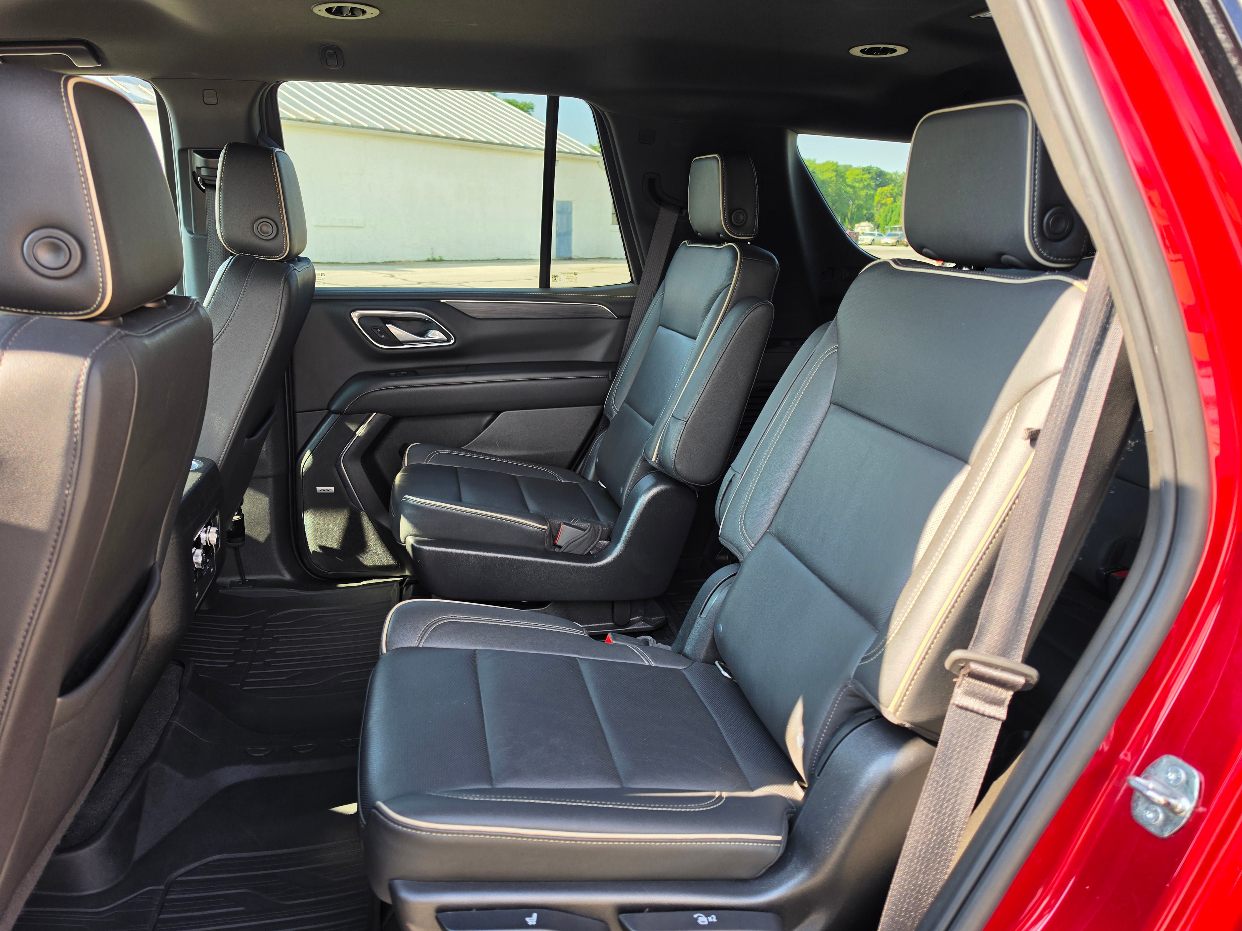 Used 2022 GMC Yukon SLT w/ SLT Luxury Package AWD/4WD image 13