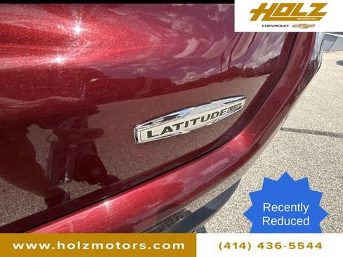 Used 2022 Jeep Compass Latitude w/ Sun and Sound Group AWD/4WD image 32