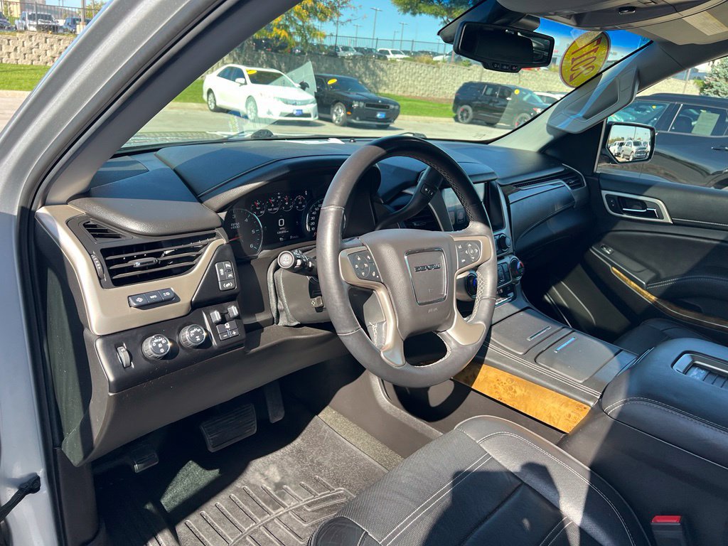 Used 2017 GMC Yukon Denali w/ Open Road Package AWD/4WD image 17