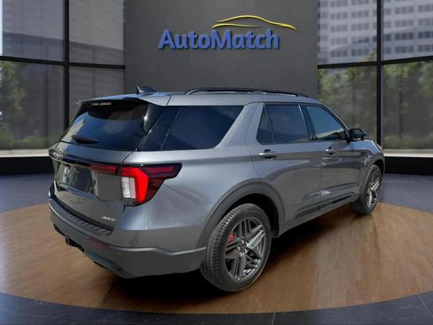 Used 2025 Ford Explorer ST-Line w/ ST-Line Street Pack AWD/4WD image 11