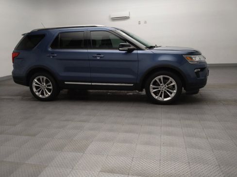 Used 2018 Ford Explorer XLT FWD image 11