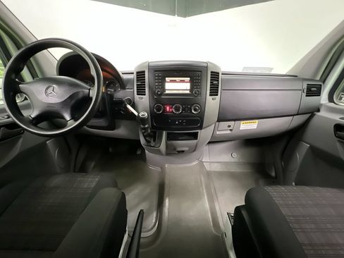 Used 2016 Mercedes-Benz Sprinter 2500 image 19