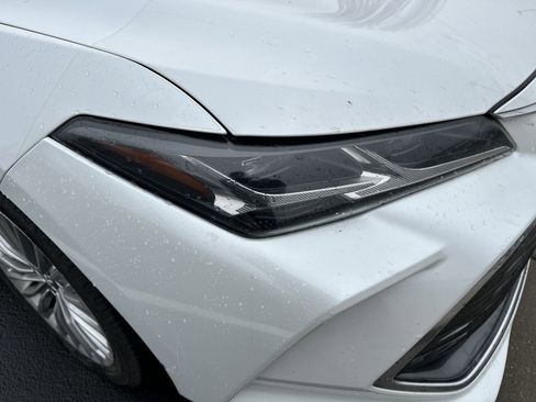 Used 2020 Toyota Avalon Limited w/ All Weather Liner Package image 5